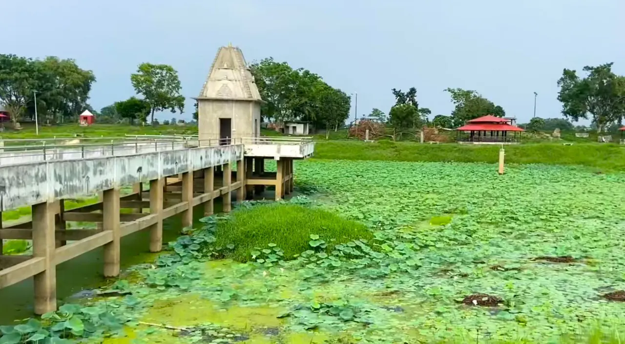Ranipokhari (Best place to Visit in Chitwan)