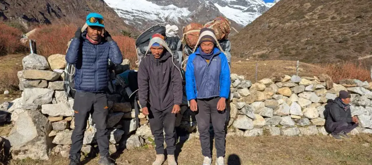 Tipping in Nepal: Fair Rates, Etiquette & How Much to Tip Guides, Porters, Drivers, and Others