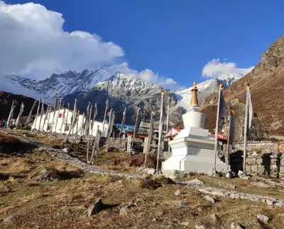 Kyanjin Gompa Nepal : Altitude, Routes, Weather & Must-See Attractions in Langtang Valley