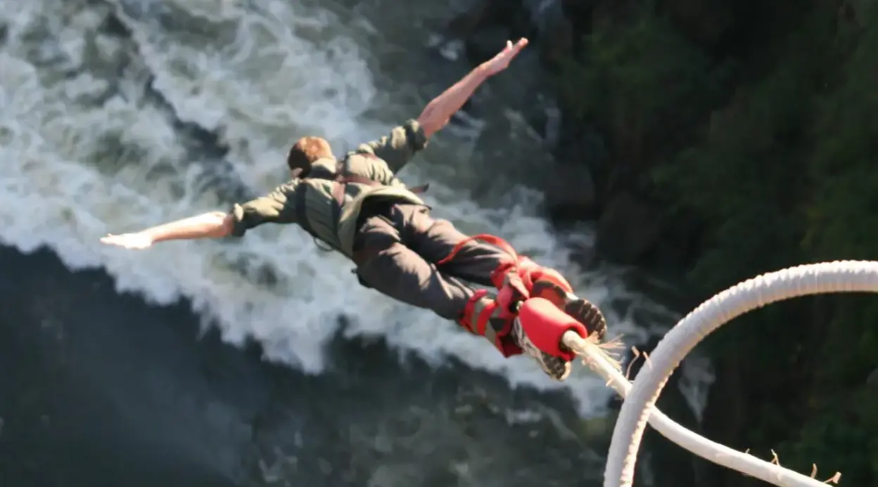 Bungy Jumping “The Last Resort”