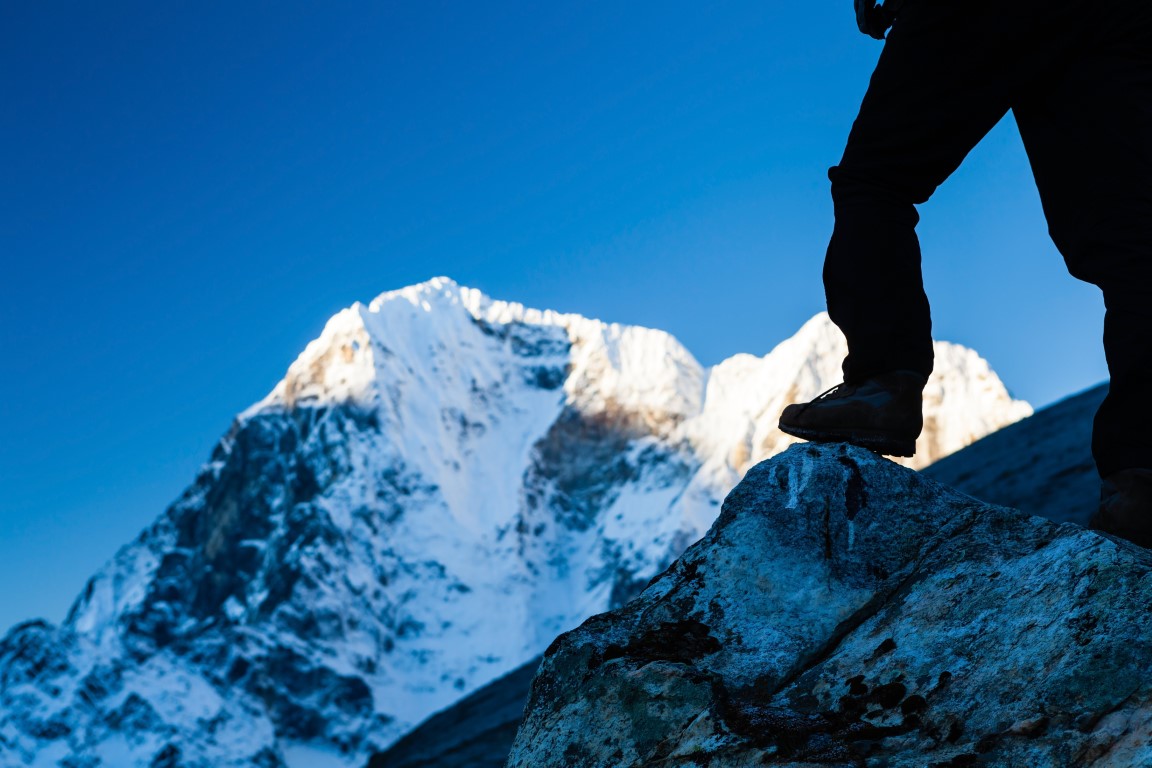 man-hiking-in-himalaya-mountains-2024-09-11-09-13-38-utc.bak.jpg