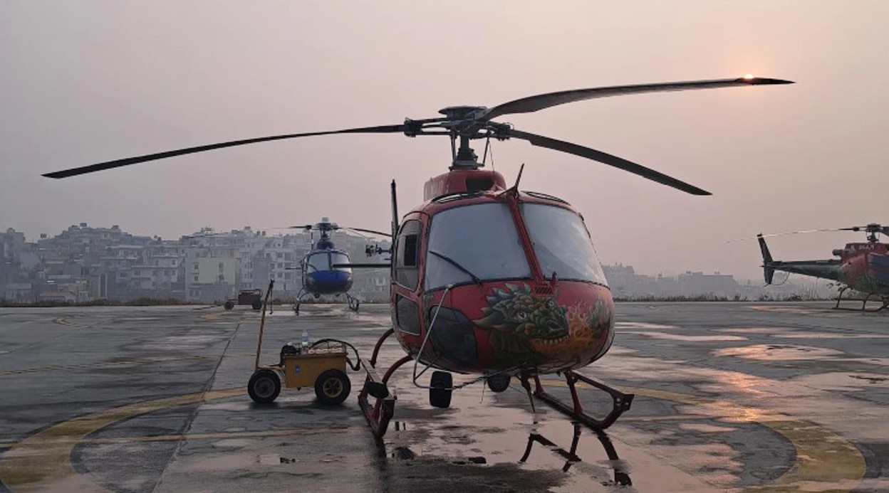 Everest Base Camp Helicopter Tour with Landing at Gokyo Lake Everest Base Camp Helicopter Tour with Landing at Gokyo Lake