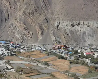 Jomsom Nepal: Adventure Awaits in Mustang with Trekking, Muktinath & Stunning Views