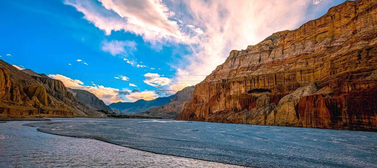 Kali Gandaki River (Gorge) Nepal | Deepest Canyon, Sacred Shaligram stones, Trekking highlights, and Best Travel Tips