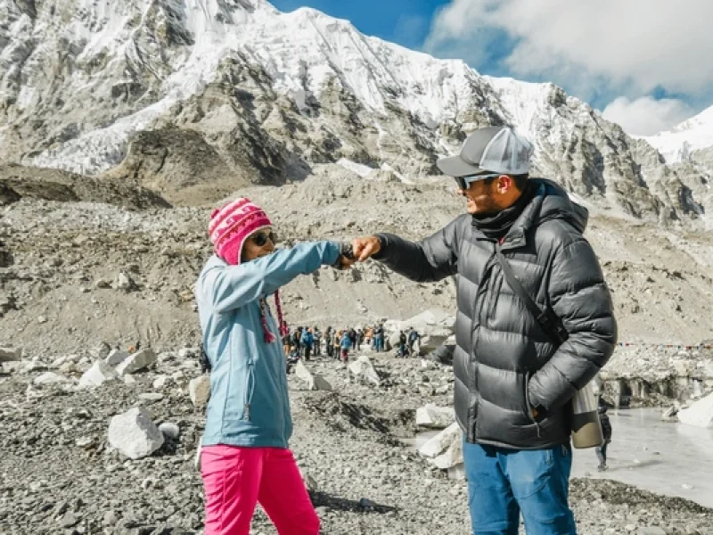 haapy trek guide and femlae trekker